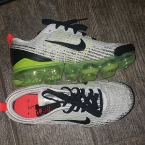 Nike Shoes - Nike Vapormax Flyknit 3 Nike Shoes - Nike Vapormax Flyknit 3